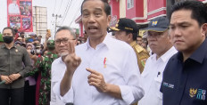 President Joko “Jokowi“ Widodo talks to the press prior to his inspecting the road network in Lampung on May 5, 2023.