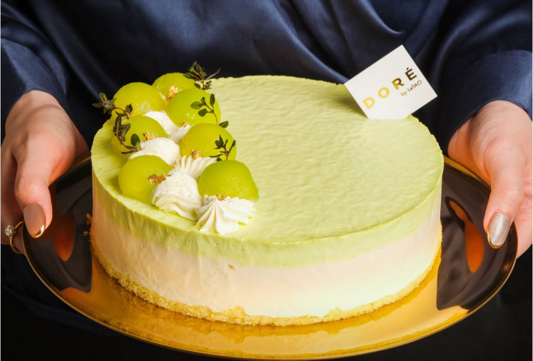 Honeydew Bliss, adorned with fresh honeydew, is Dore's latest creation for Mothers' Day.