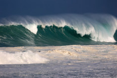 Magnitude 7.7 quake off New Caledonia triggers tsunami warning