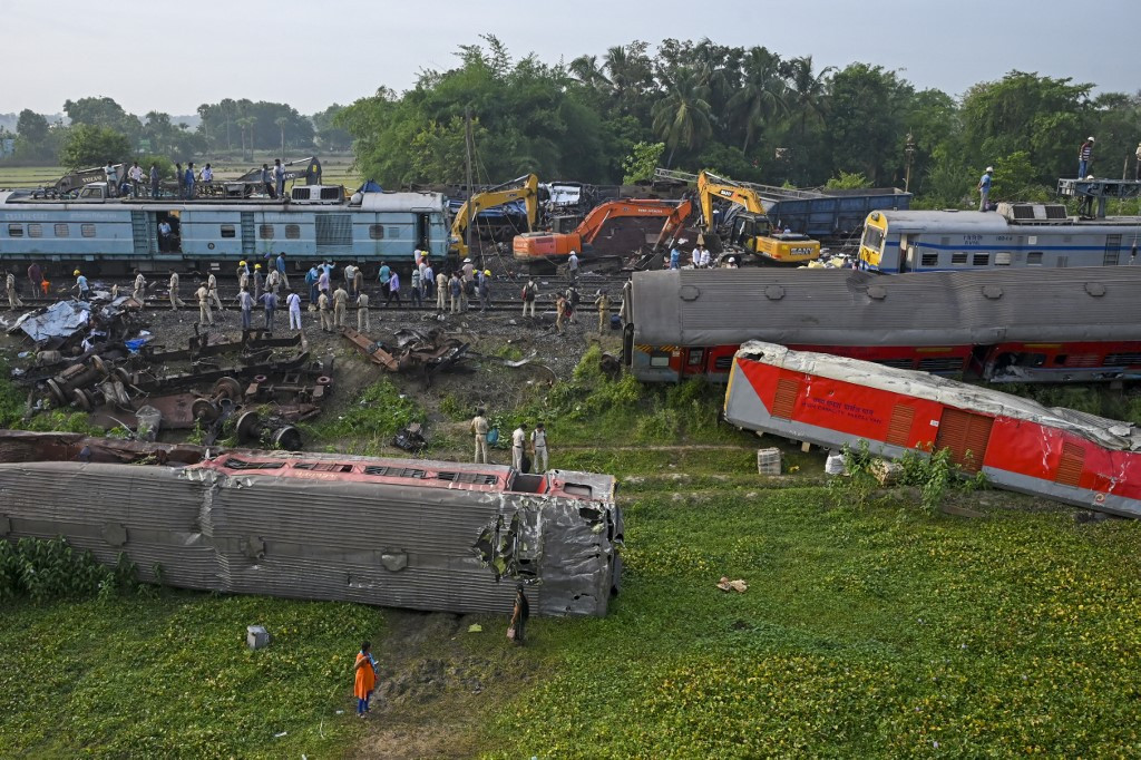 Indian Officials Seek Cause Of Train Crash That Killed At Least 288 ...