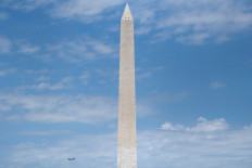 Sonic boom rattles Washington as fighter jets chase Cessna