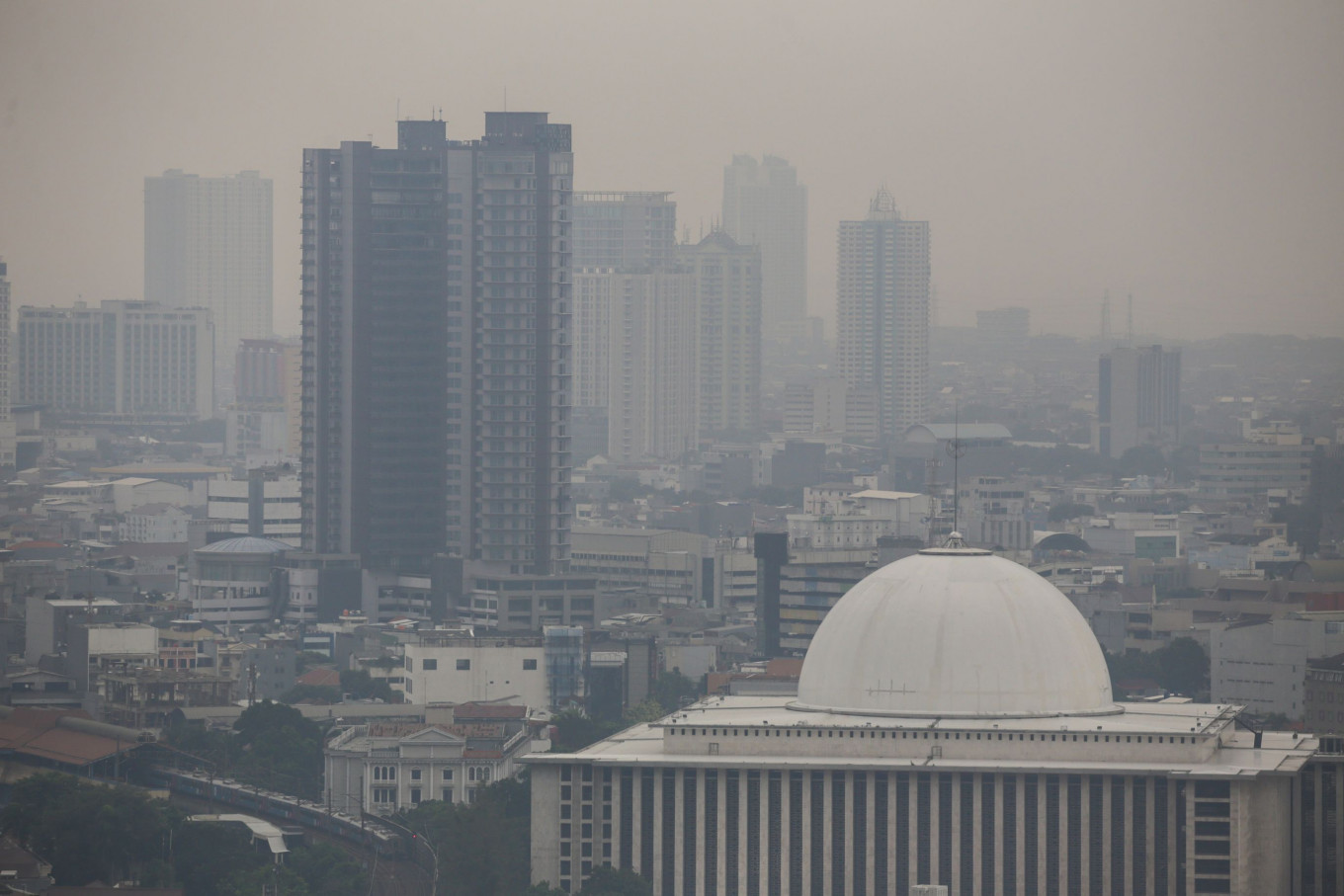 Jakartans find worsening air pollution ‘unbearable’ - Thu, June 15 ...