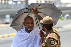 Saudi warns of above-average heat during the haj
