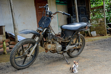 The motorcycle used by Ike during her travels.
