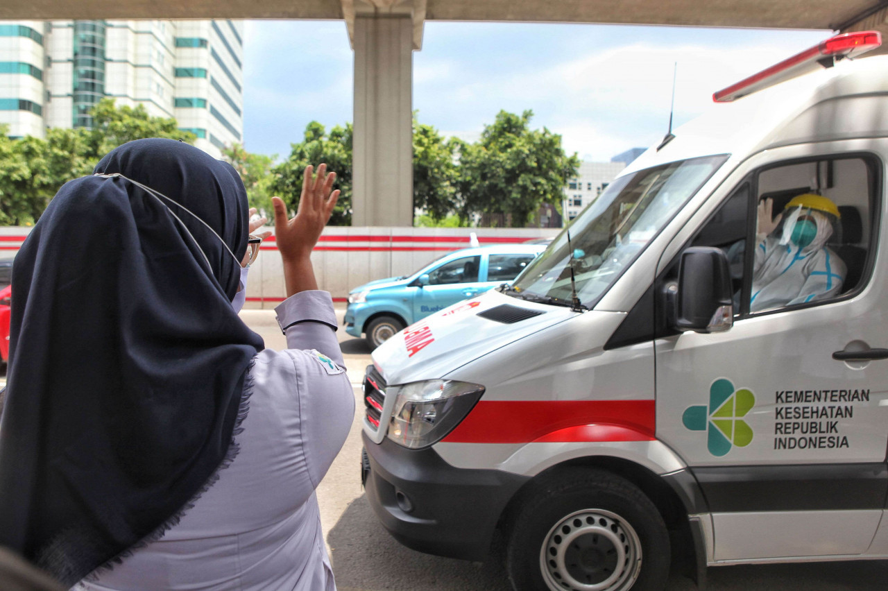 Employees at the Health Ministry organize an event to commemorate the 56th National Health Day in Jakarta on Thursday. 