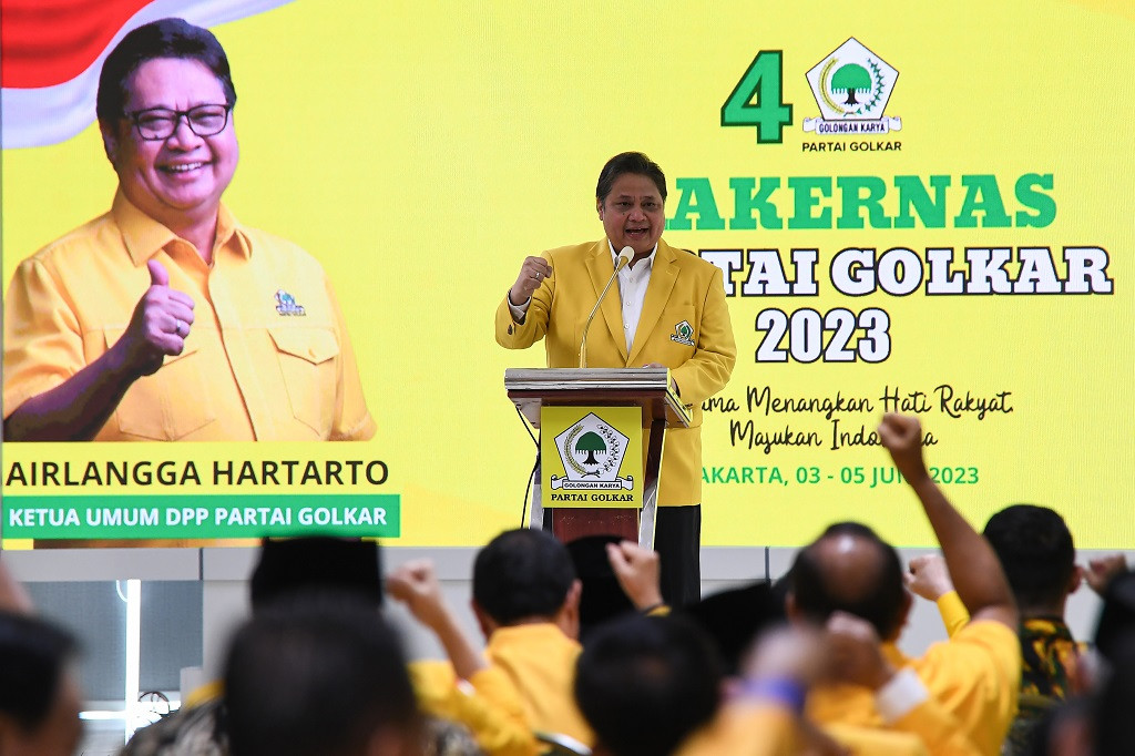 Airlangga supporters dismiss call to replace Golkar chairman