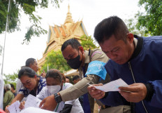 Cambodian election draws criticism