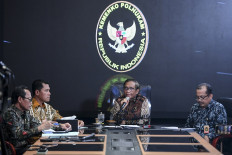 Senior minister to visit political exiles abroad next month