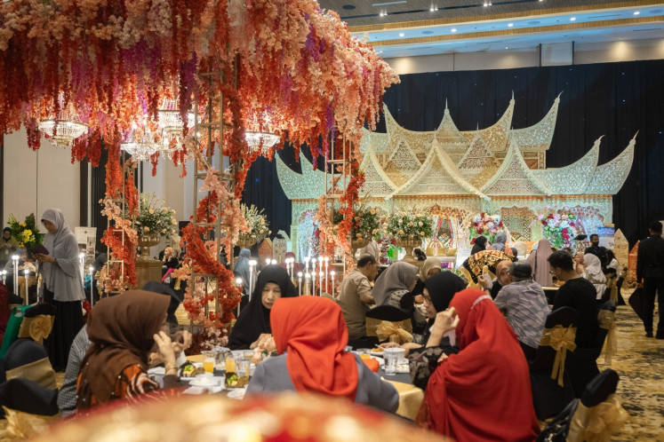 Menara Danareksa also offers a luxury room for holding the akad (wedding ceremony) and other private events.
