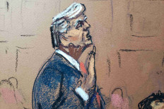 Former US President Donald Trump takes an oath before Magistrate Judge Moxila A. Upadhyaya during his plea hearing on charges that he orchestrated a plot to try to overturn his 2020 election loss, at federal court in Washington, US, August 3, 2023 in a courtroom sketch.  