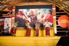 Musicians Idgitaf, Nadin Amizah, Feby Putri and Vina Panduwinata perform Chrisye&rsquo;s song &ldquo;Negeriku&rdquo; that takes pride in Indonesian and its diversity.