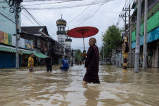 Five dead, 40,000 evacuated as monsoon floods hit Myanmar