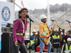 Slank stages Indonesia's highest-ever concert, 4.29 km above sea level