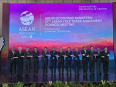 ASEAN pitches itself as open for business with any country