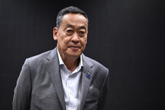 Thai PM launches committee to amend army-drafted constitution