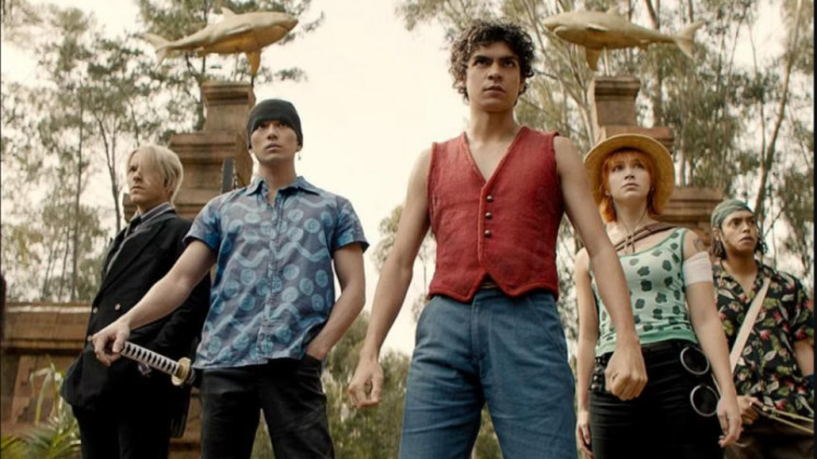 Taz Skylar, Mackenyu, Inaki Godoy, Emily Rudd and Jacob Gibson (from left to right) in the live-action series of the action-adventure epic “One Piece“. 