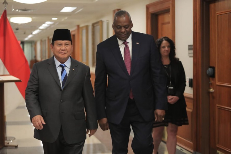 Defense Minister Prabowo Subianto (left) walks with United States Secretary of Defense Lloyd J. Austin (right) on Aug. 24, 2023, during the former's visit to the Pentagon in Virginia, the United States. 