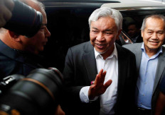 Malaysia drops corruption charges against PM Anwar's ally