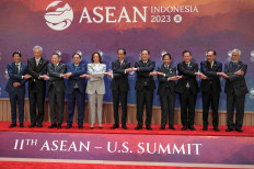 Top delegates at the ASEAN-US Summit (from left), Philippine President Ferdinand Marcos Jr., Singaporean Prime Minister Lee Hsien Loong, Thai Permanent Secretary of the Ministry of Foreign Affairs Sarun Charoensuwan, Vietnamese Prime Minister Pham Minh Chinh, United States Vice President Kamala Harris, Indonesian President Joko “Jokowi” Widodo, Lao Prime Minister Sonexay Siphandone, Brunei Sultan Hassanal Bolkiah, Cambodian Prime Minister Hun Manet, Malaysian Prime Minister Anwar Ibrahim and Timor-Leste Prime Minister Xanana Gusmao, pose for a “family photo” on on Sept. 6, 2023 during the 43rd ASEAN Summit in Jakarta. (Reuters/pool/Bay Ismoyo)
