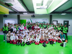 Gojek provides free English courses to more than 3,000 driver-partners' children