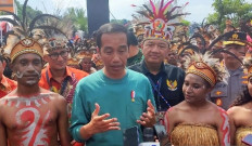 Jokowi hits back at Anies' criticism on national strategic projects