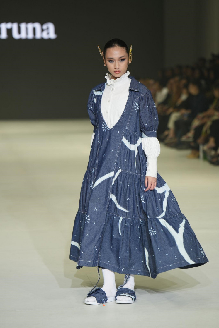 APR’s second participation at Jakarta Fashion Week featured viscose-rayon collections by local labels Aruna Creative, Bateeq, Frederika and Ghea Resort by Amanda Janna.