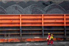 Adaro sets moderate 2024 sales target for coal