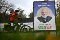 Dutch vote in tight election with far right set for gains