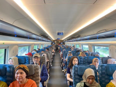 Luhut confirms Jakarta-Surabaya high-speed rail project will continue