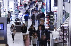 'Black Friday' kicks off US shopping season amid economic unease