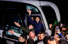 Israel and Hamas extend truce for one day