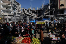 Gaza negotiators try to get Israel, Hamas to agree to extend truce again