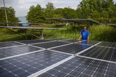 Govt launches Rp 1.5 trillion solar panel factory in Central Java