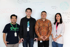 From left to right: Ferdy Nandes (Aspire), Stefen Loekito (Aladin), Pieter Lydian (Meta), Eliawati Flavia (Meta)