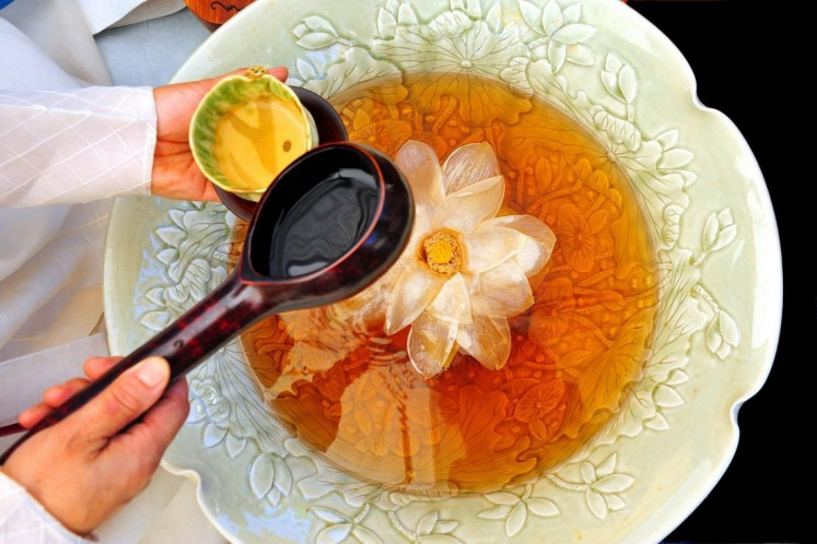 Lotus Tea, typically prepared at temples ⓒ Ko Su-kyung, Korea Tourism Organization.
