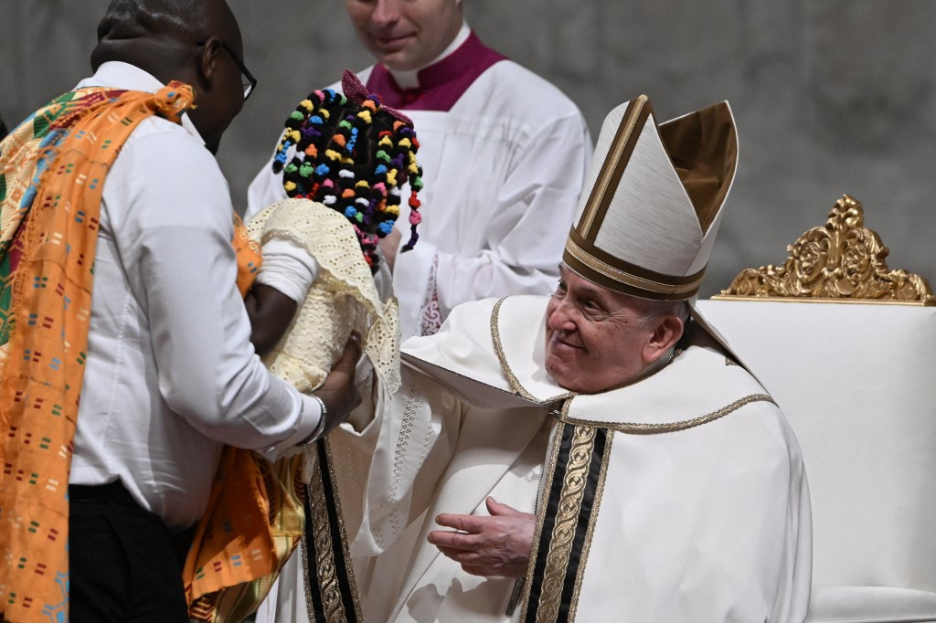 Pope Kicks Off Christmas Celebrations In Shadow Of Wars - Europe - The ...