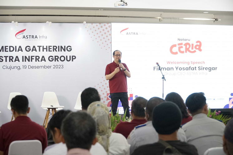 ASTRA Infra Group CEO Firman Yosafat Siregar delivers an address during the media gathering held by ASTRA Infra Group at the Tangerang-Merak toll road office in Ciujung, Serang, on Dec. 19.