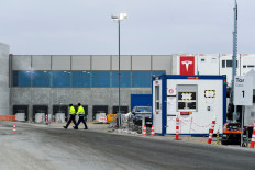 Tesla Berlin to stop most output for two weeks due to Red Sea disruption