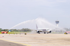 Qatar Airways Boeing 787 touches down in Medan