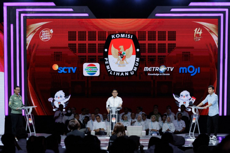 Three vice presidential candidates (from left to right) Mahfud MD, Muhaimin Iskandar and Gibran Rakabuming Raka attend the second vice presidential election debate at the Jakarta Convention Center (JCC) in Jakarta on Jan. 21, 2024.