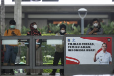 Acting governor in hot water over Jakarta scholarship suspension