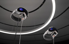 Apple fans get hands on $3,500 Vision Pro