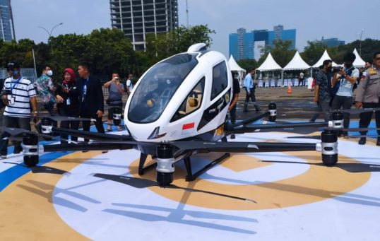 Future transportation: An EHang 216 flying taxi is displayed at Hall B3 of the JIExpo Kemayoran fair grounds in Central Jakarta on July 31, 2022, during the 2022 Periklindo Electric Vehicle Show (PEVS). 