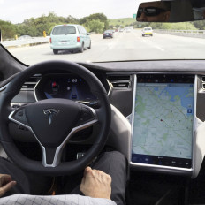 Tesla, rivals get low marks for automated-driving technology
