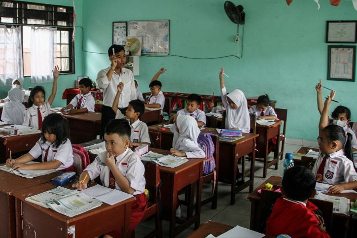 Academia: Addressing Indonesia’s Technological and Educational Equity Challenges for Teachers