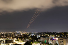 Israeli army vows response to Iran strikes 