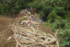 At least 18 dead, two missing after South Sulawesi landslides
