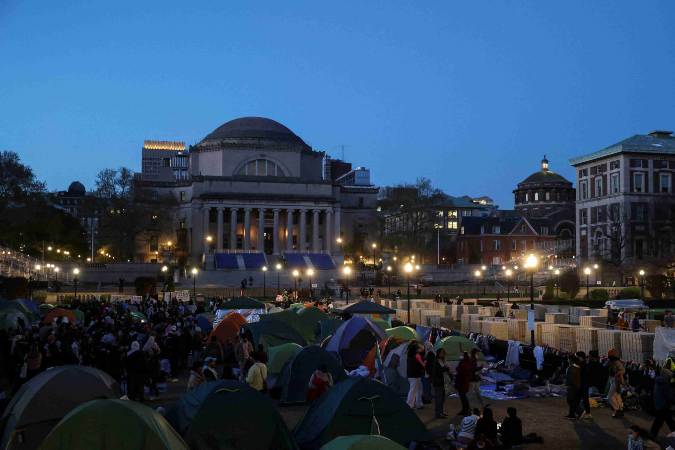 Pro-Palestinian Protesters Arrested At Yale, NYU; Columbia Cancels In ...