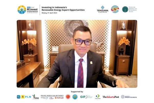 PLN president director Darmawan Prasodjo delivers a remote presentation on April 1 at China RE Invest Indonesia 2024. (Tenggara Strategics/RE Invest Indonesia)