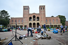 Bitterness at UCLA as Gaza protest cleared